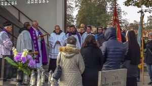  Wszystkich Świętych na cmentarzu parafialnym